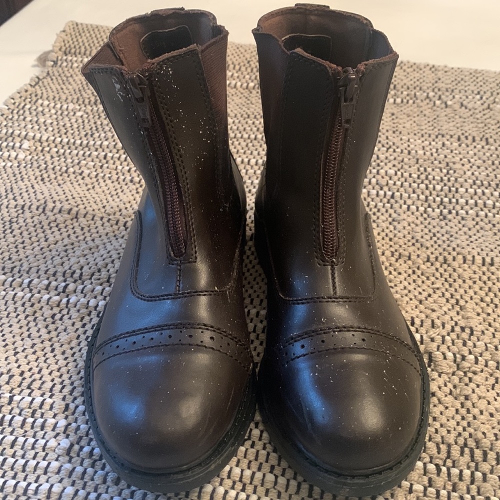 Tuff Rider Riding Boots. Size 4 Girl. - Picture 2 of 12